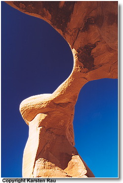 Metate Arch, Devil's Garden